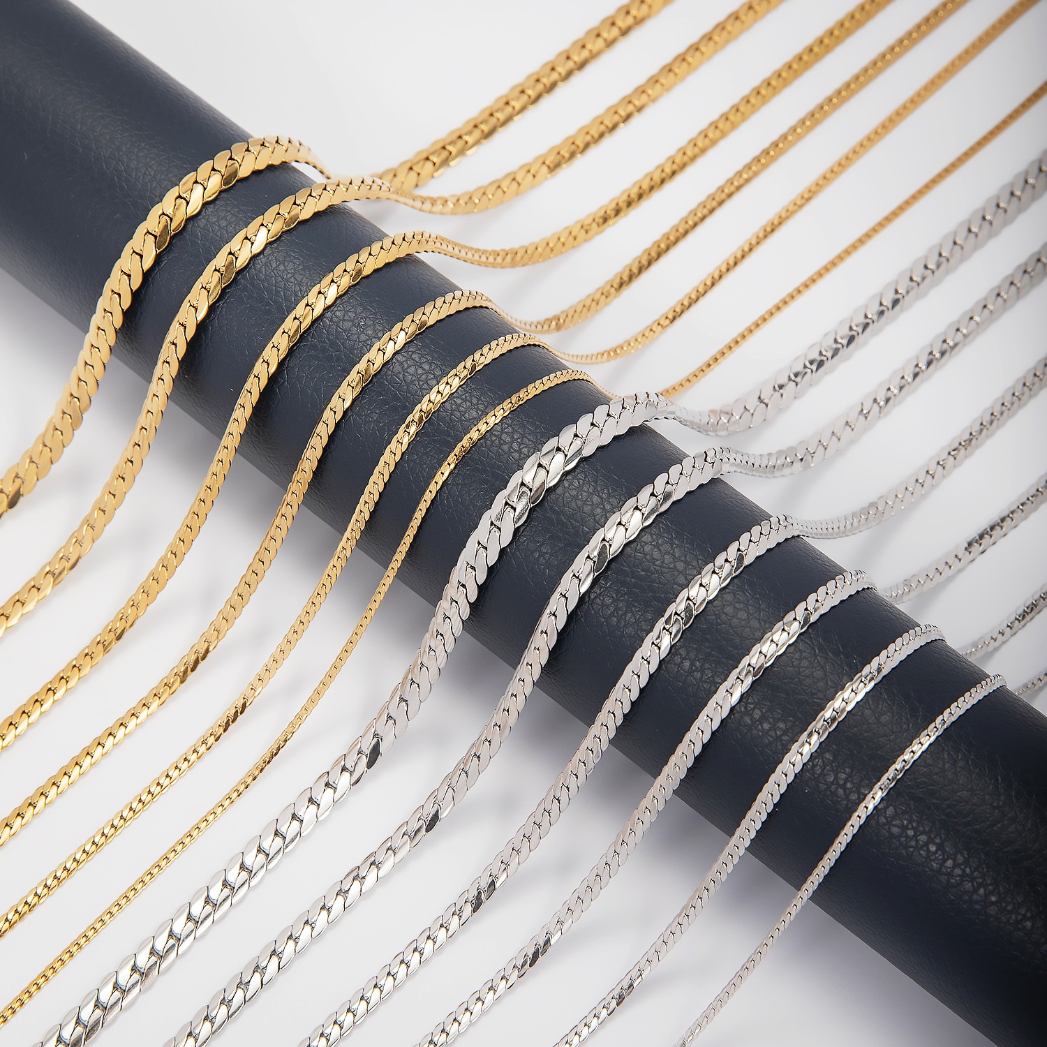glossy universal necklace stainless steel for men and women