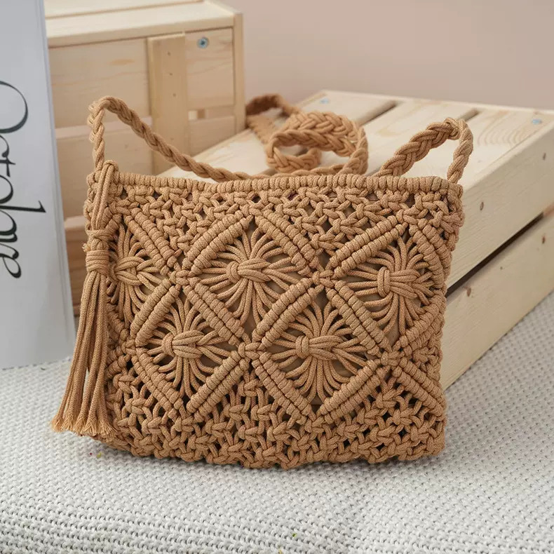 定制文艺民族风信封编织包女2026新款休闲海边沙滩草编斜挎小方包