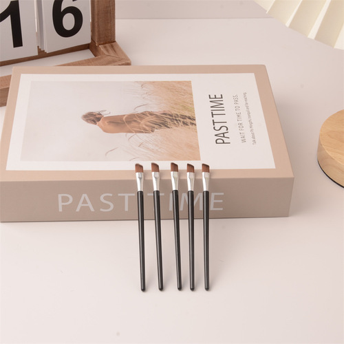 Direct Manufacturer Sales Single Eyeshadow Brush Slanted Head Brush Mini Portable Flat Head Eyeshadow Stick Lip Brush Beauty Makeup Tool