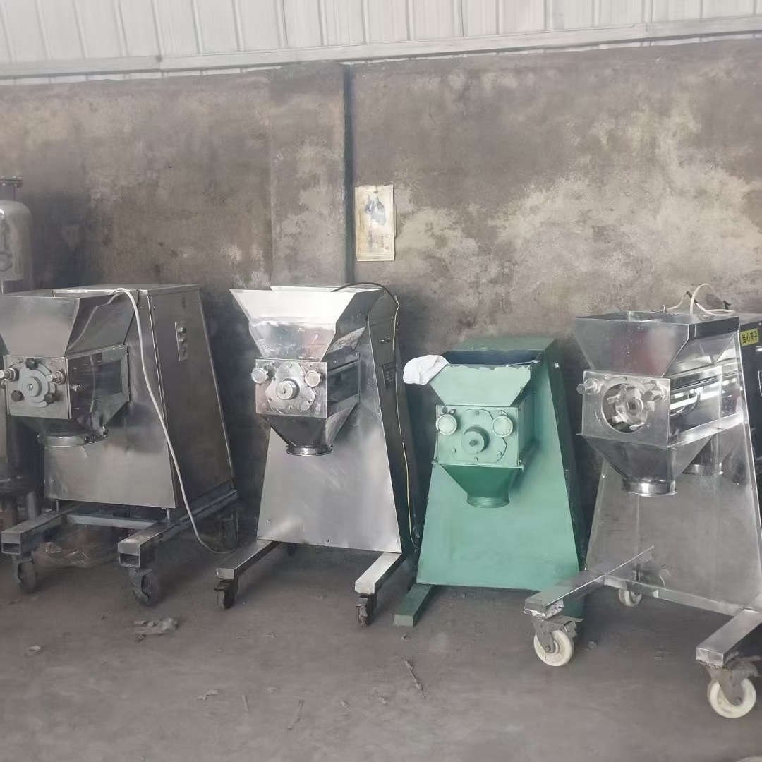 新到一台160型摇摆颗粒机，目前场内还有多台，