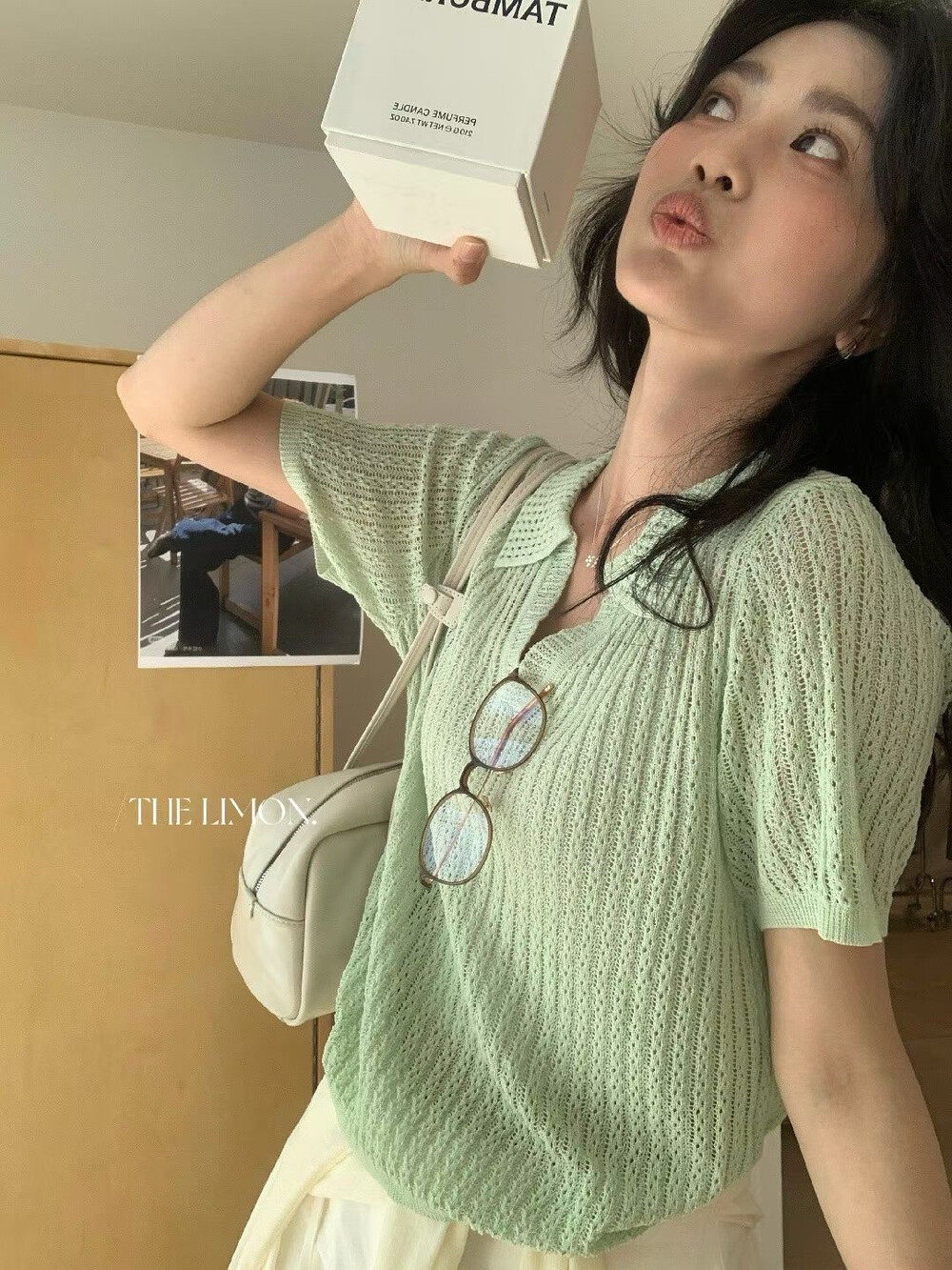 Áo thun nữ cổ polo phối ren họa tiết thắt nút tay ngắn — Đỏ thẫm, màu đen, trắng ngà, xanh nhạt chi tiết 25