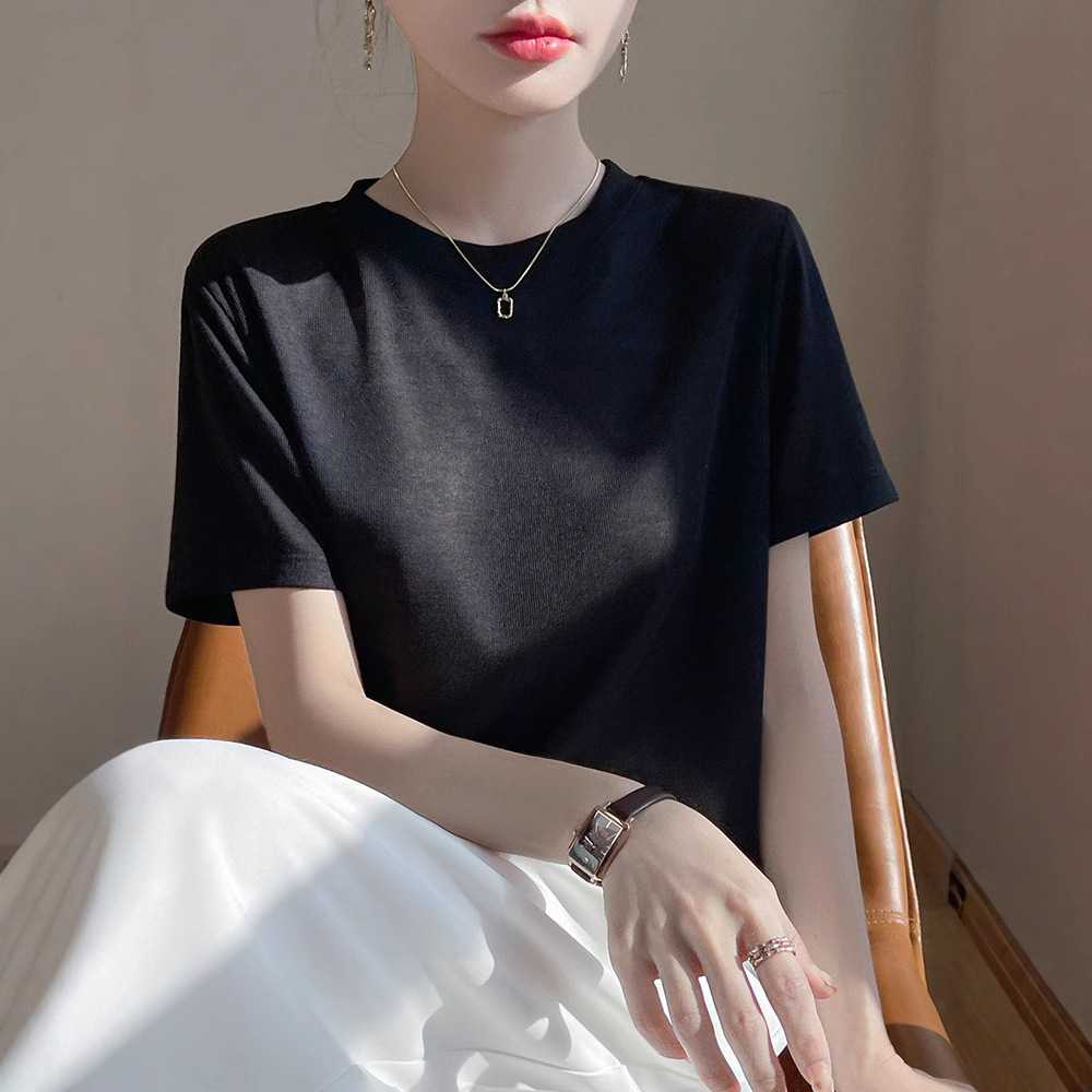 elegant base short sleeve T-shirt with a round collar for leisure