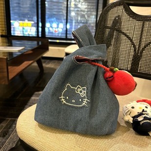 �ɐ��¿�ţ��kitty�̽����ͨ�ڱ�y�ռ{ײɫ�����������yʽ