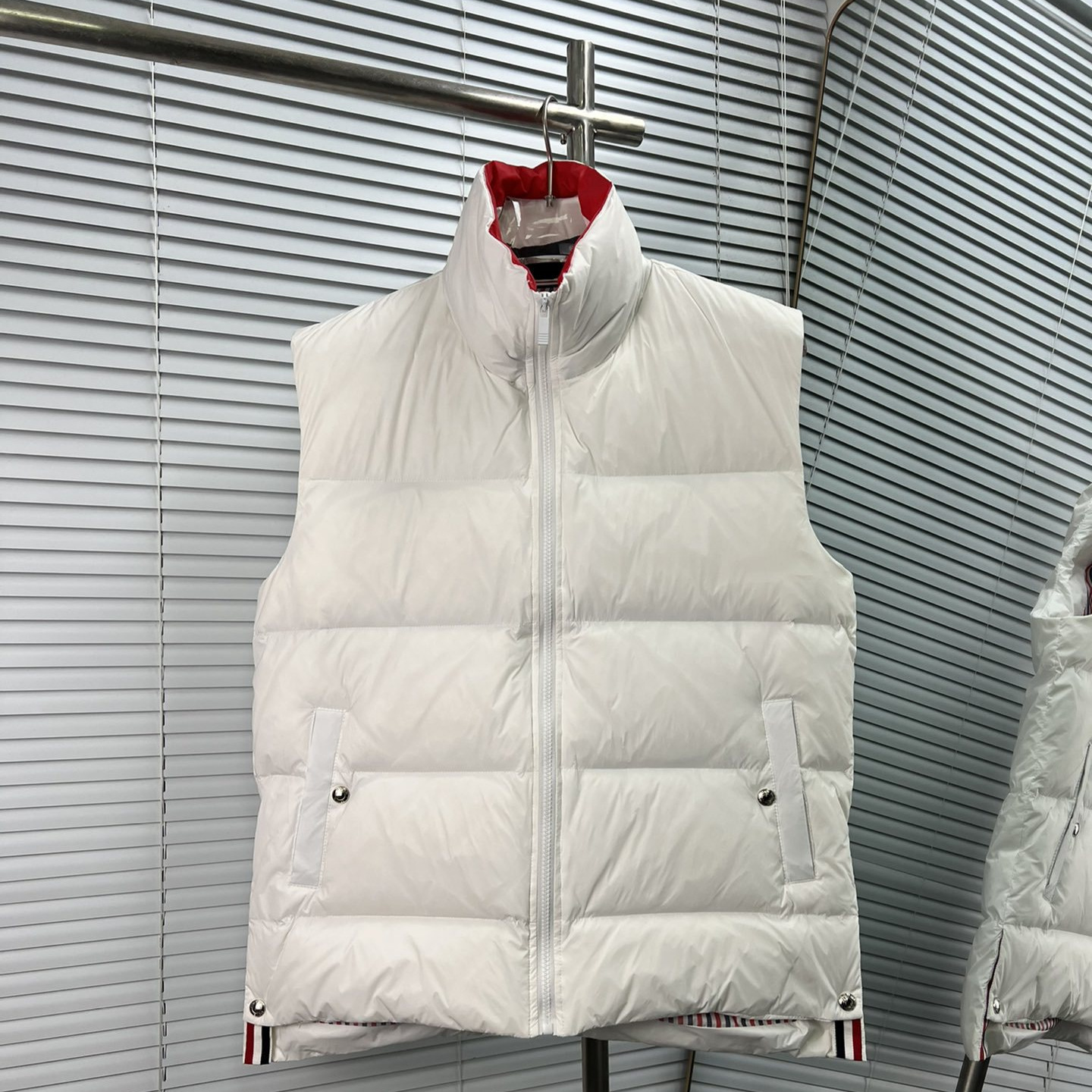 공장 직영 고품질 트렌디 브랜드 가을 겨울 남녀공용 민소매 스탠드 칼라 레드 화이트 블루 카디건 다운 조끼