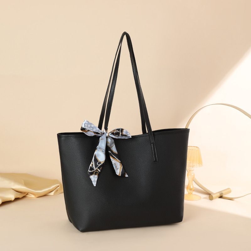 Bolsa de moda de comercio exterior simple y de gran capacidad 2024, nueva pañuelo de seda litchi decorado bolso de hombro de mujer de color sólido