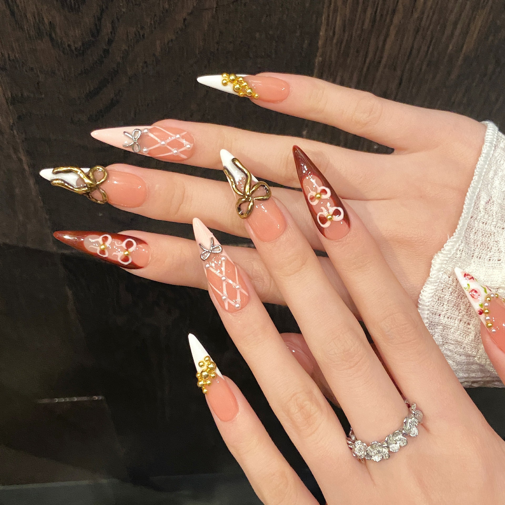 Vintage Bow Red Blood Hawksbill Three-dimensional Dark Red Heavy Industry Long Handmade Wear Armor