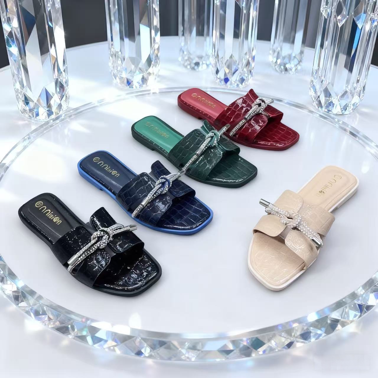 Fashionable Flat-Soled Slip-On Women's Sandals for Summer, with Rhinestones, Cross-Border Women's Slippers, Flat Beach Sandals