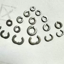 服饰箱包五金;钥匙扣及钥匙扣配件;饰品配件