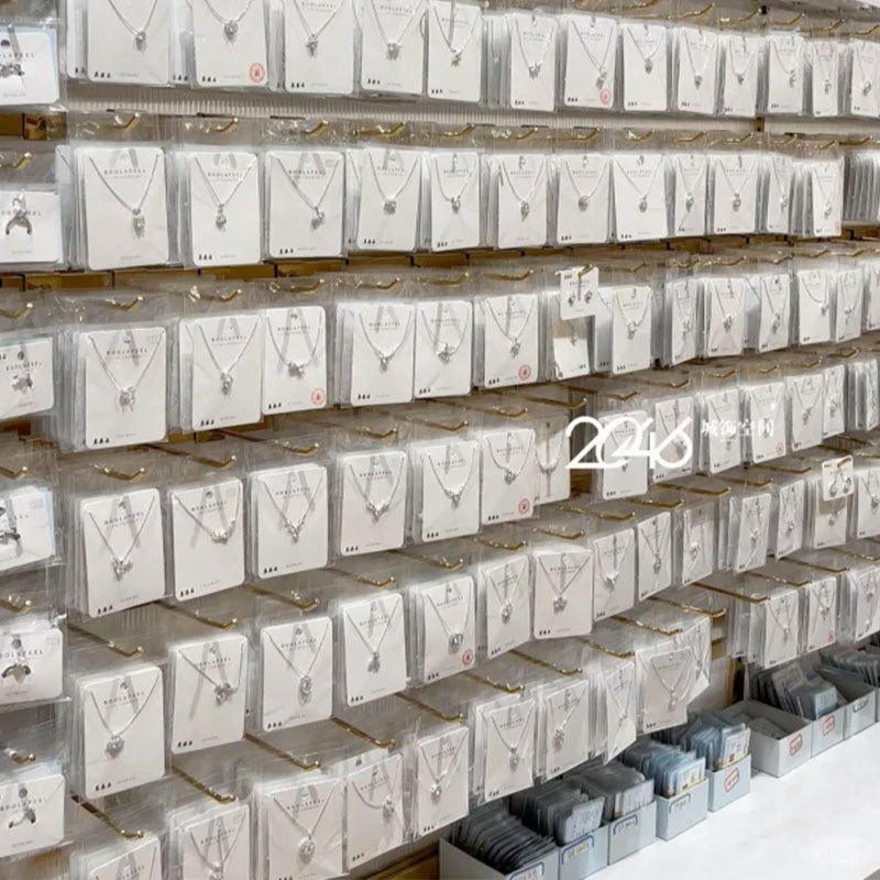 Collares al por mayor para puestos callejeros 2025 Nuevo estilo coreano Cadena de clavícula sexy Simple Elegante Verano Versátil Accesorios para el cuello para mujeres.