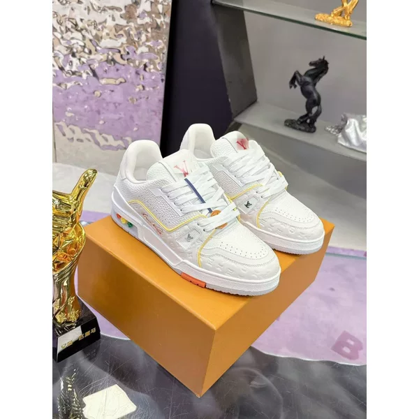 Trainer men's white sneakers, fashionable and sporty, with thick soles, height-increasing, versatile, and suitable for couples, casual and trendy
