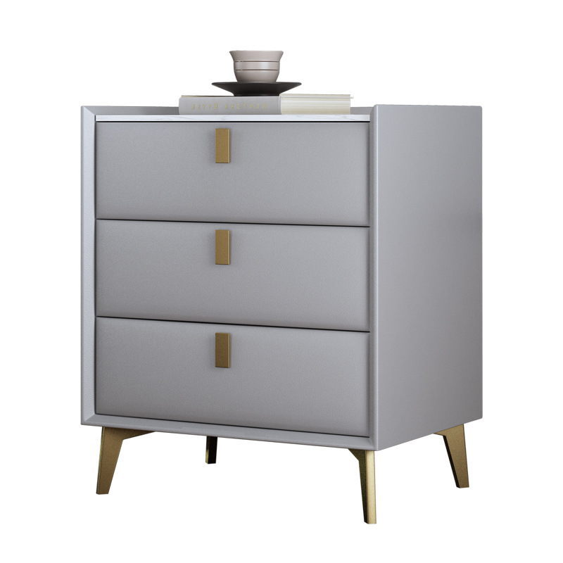 Mesita de noche de madera maciza, moderna y sencilla, cajones de tres niveles, armario de almacenamiento de 60 cm de altura, mueble auxiliar de cuero de estilo moderno, estilo ligero y lujoso.