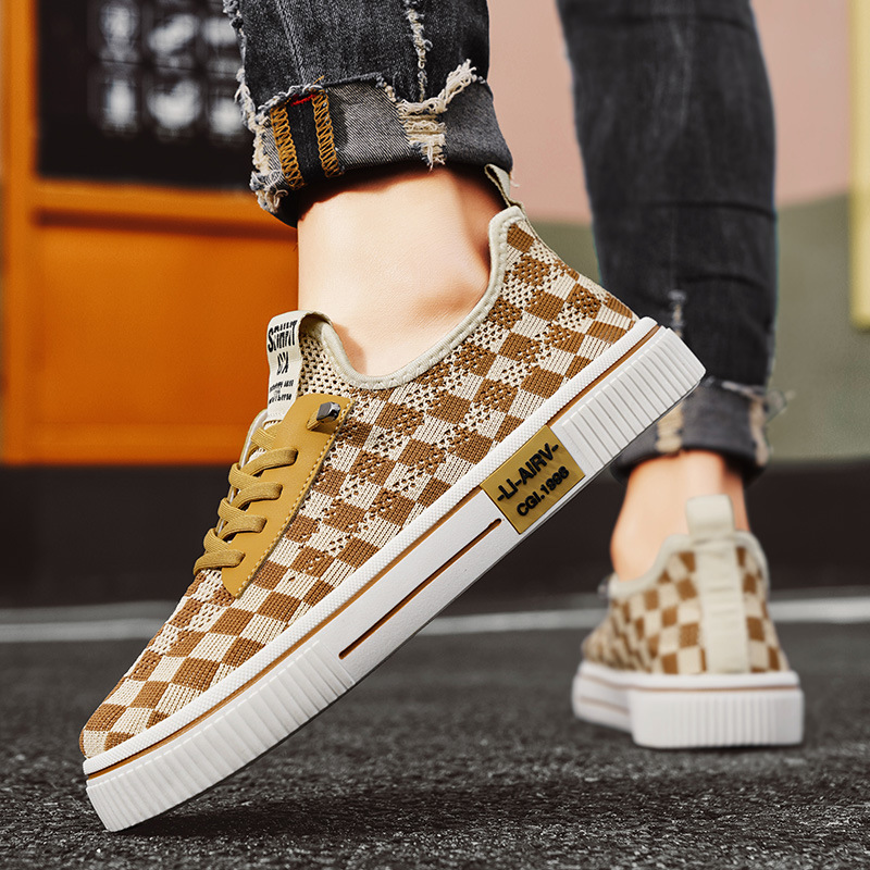 Zapatillas transpirables tejidas voladoras deportivas de verano de diseño, ligeras, de ojos grandes, zapatos de música en vivo para hombre a cuadros al aire libre