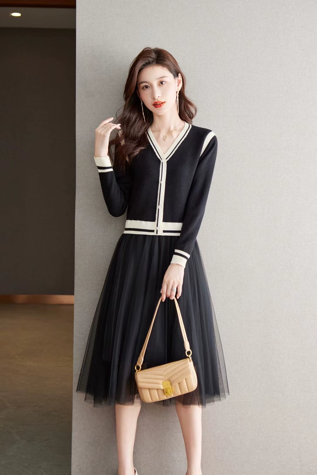 Long-sleeve, knitted set, autumn woolen skirt, city style, V-neckline