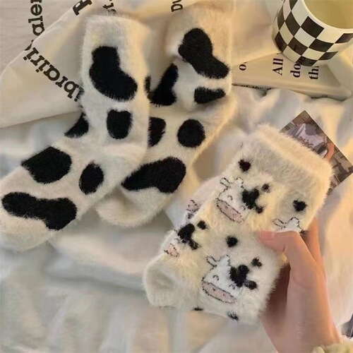 Mink velvet socks for women in autumn and winter, thickened with velvet, cute cow spots, furry home sleeping floor long woolen socks