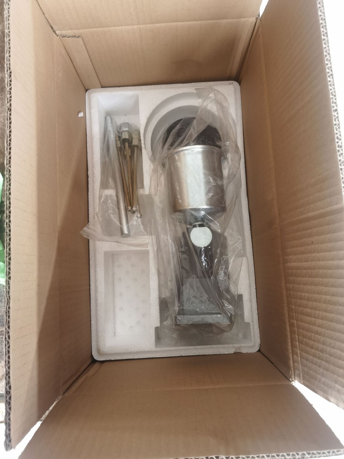 Injector hand pressure tester, automobile and tractor diesel engine injector calibrator, experimental atomization bench tester