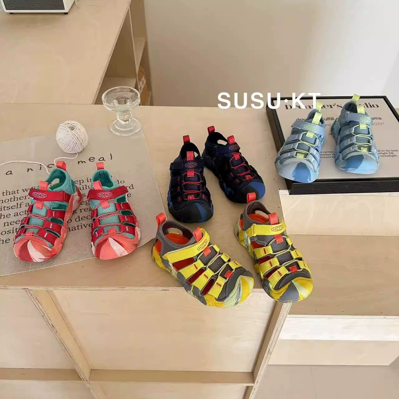 Детские сандалии лето 2025, новые сандалии-баотоу, мягкая нескользящая подошва, для мальчиков и девочек, пляжная обувь