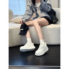 碧波荡漾轻盈厚底小白鞋AB25379
