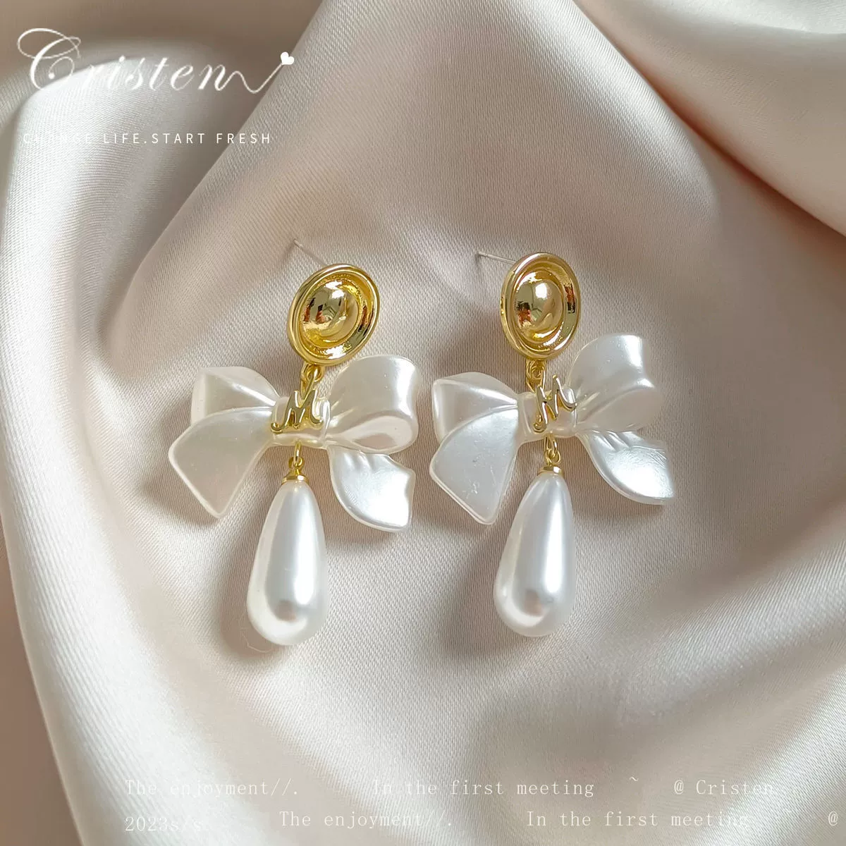 Серьги из жемчуга с бантами, стиль лёгкого люкса