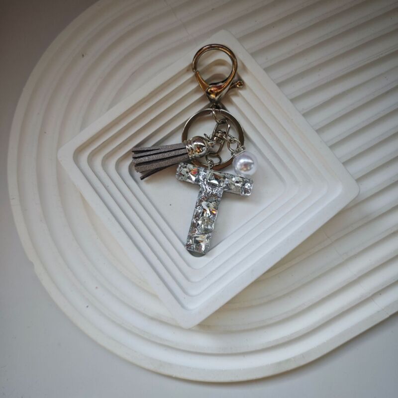 Resin Letter Text A- Z Alphabet Initial Letter Keychain Personalized Pearl Tassel Letter Resin Key Chain