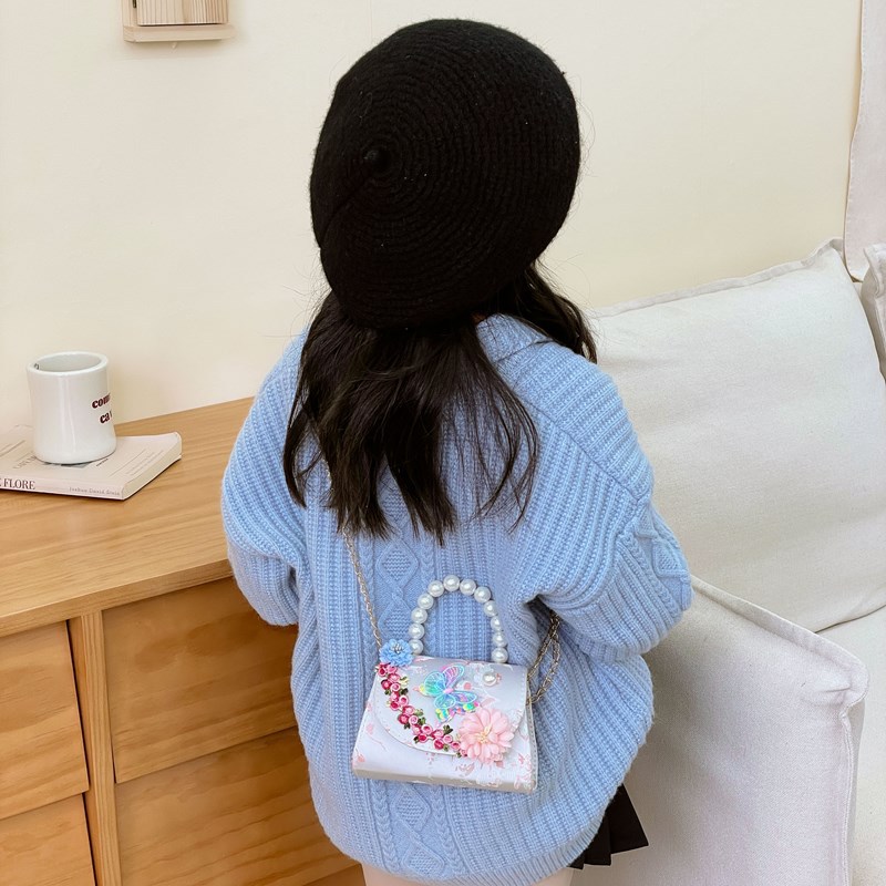 Bagos de hombro para niñas de viento pequeño lindos pandas bordados bolsos de perlas bolsos dulces flores cadenas bolsos para niños