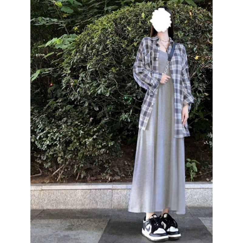 法式复古灰色带胸垫吊带连衣裙女夏季收腰气质设计感内搭包臀长裙|undefined