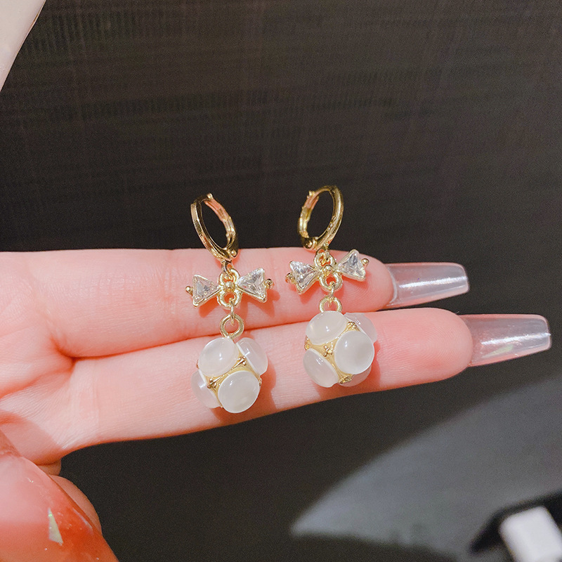 Fashionable geometric three dimensional small design elegant…