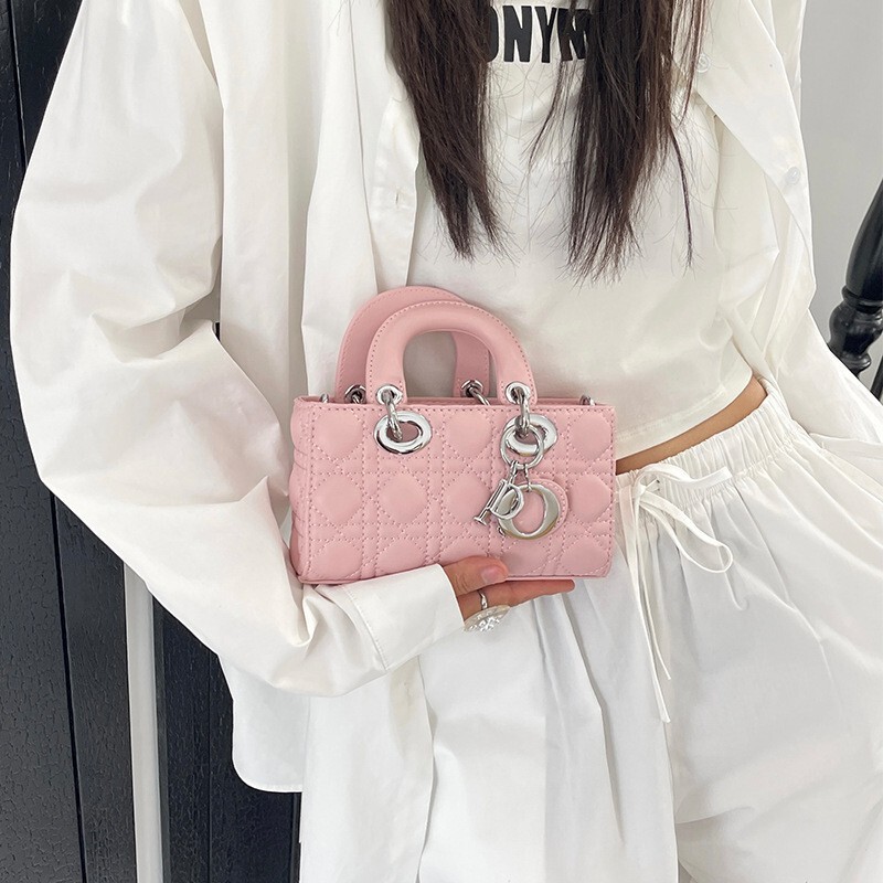 Cross-border 2026 new fashion sheepskin horizontal Lady Dior bag, women's shoulder and crossbody chain bag, high-end handbag, trendy
