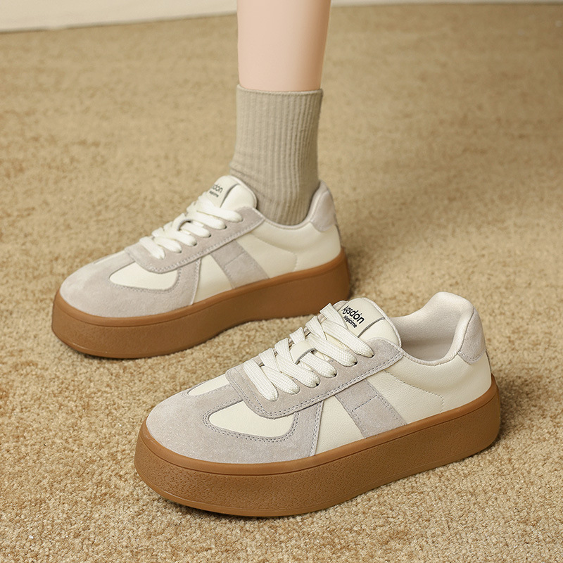 Zapatos de invierno 2025 nuevos zapatos de skate plano grueso y zapatos blancos de estudiantes de lana