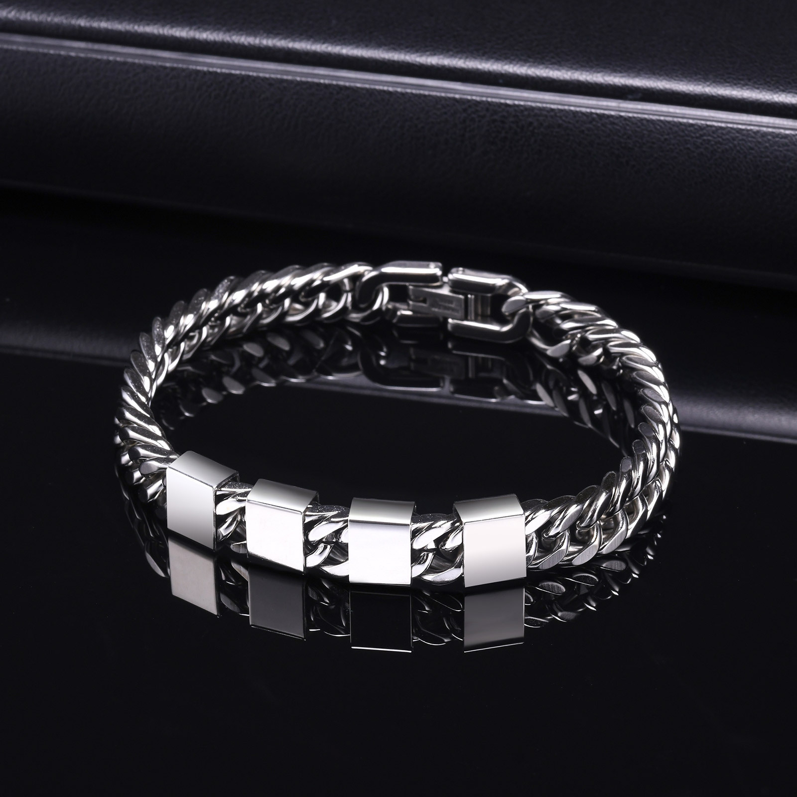 Fashionable Titanium Steel Cuban Chain Bracelet Stainless Steel Geometric Engraving 2 6 Name Design Gift_voghion.com