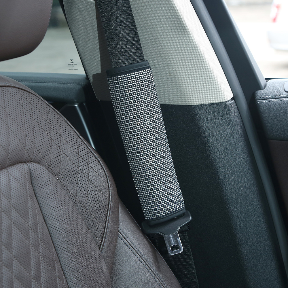 Full-diamond car steering wheel cover, dazzling rhinestone seatbelt shoulder pad, universal for all seasons, rearview mirror protective cover, wholesale