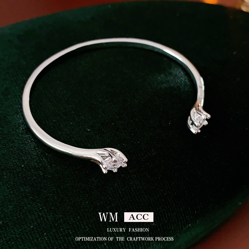 55 pulsera abierta de flores redondas de zircon