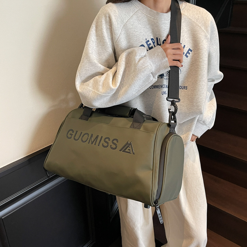 Hochwertige, multifunktionale Reise-Sporttasche für Herren mit großem Fassungsvermögen und separater Aufbewahrungsmöglichkeit für trockene und nasse Gegenstände._voghion.com