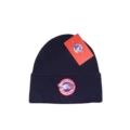 E navy blue knitted hat