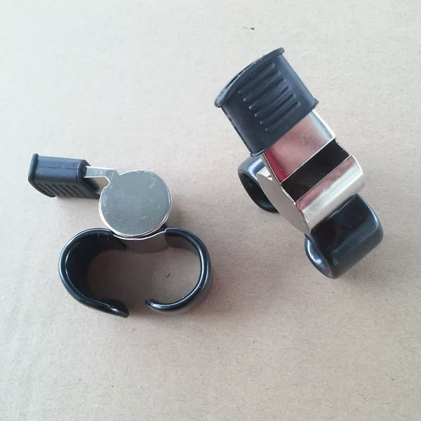 Supply with Set Finger Ring Whistle Referee Whistle Outdoor Whistle Survival Whistle