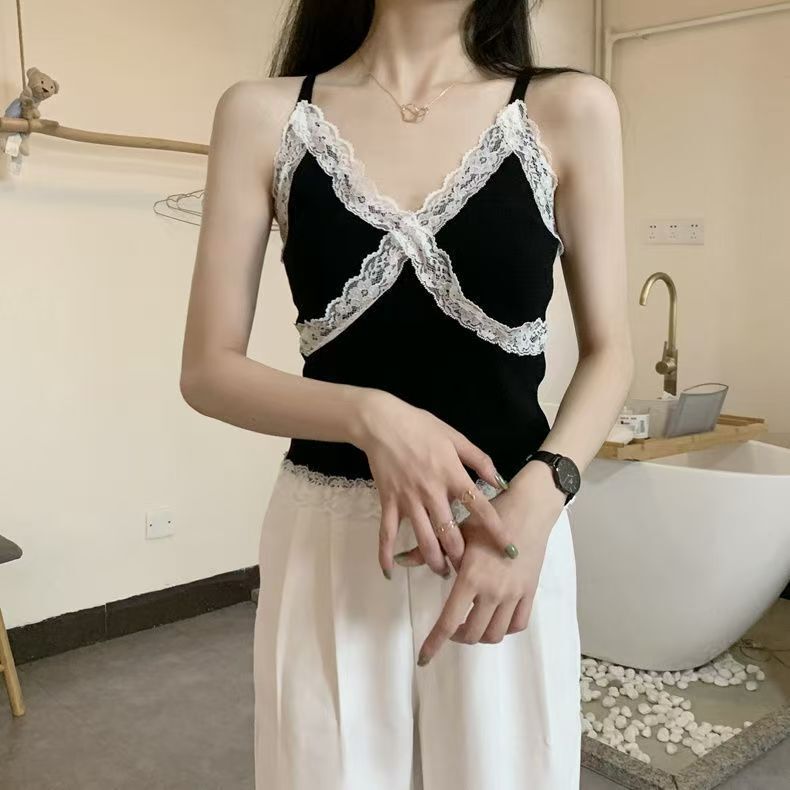 2025 New Small Camisole Women's Outer Wear Lace Design Sense Inner Base Spice Girl Short Sleeveless Top Trendy