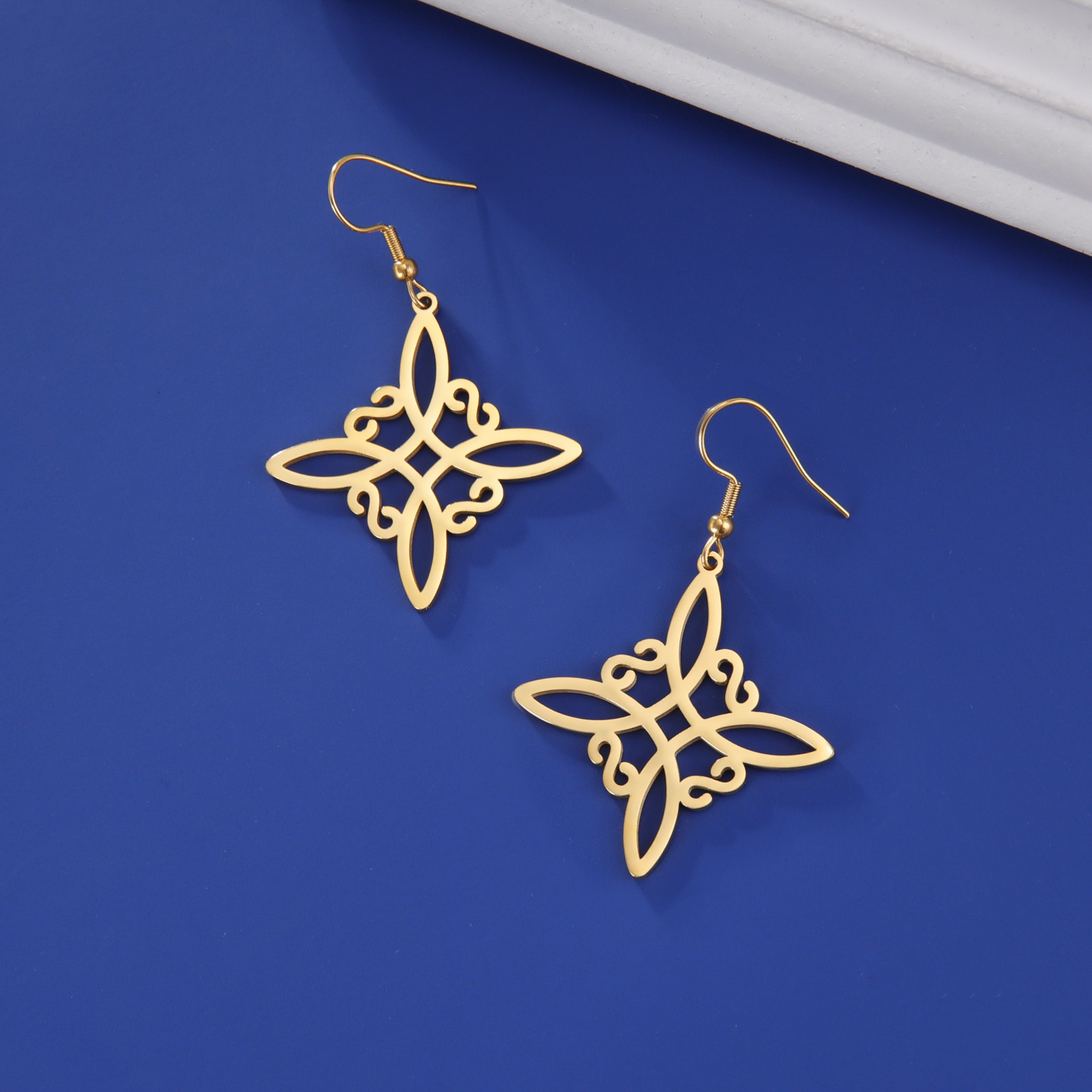 Ear hook Classification 1 Pair Quantity 1 Pair Vintage Style Simple Style Witch Knot Solid Color Plating Hollow Out 304 Stainless Steel Stainless Steel Earrings