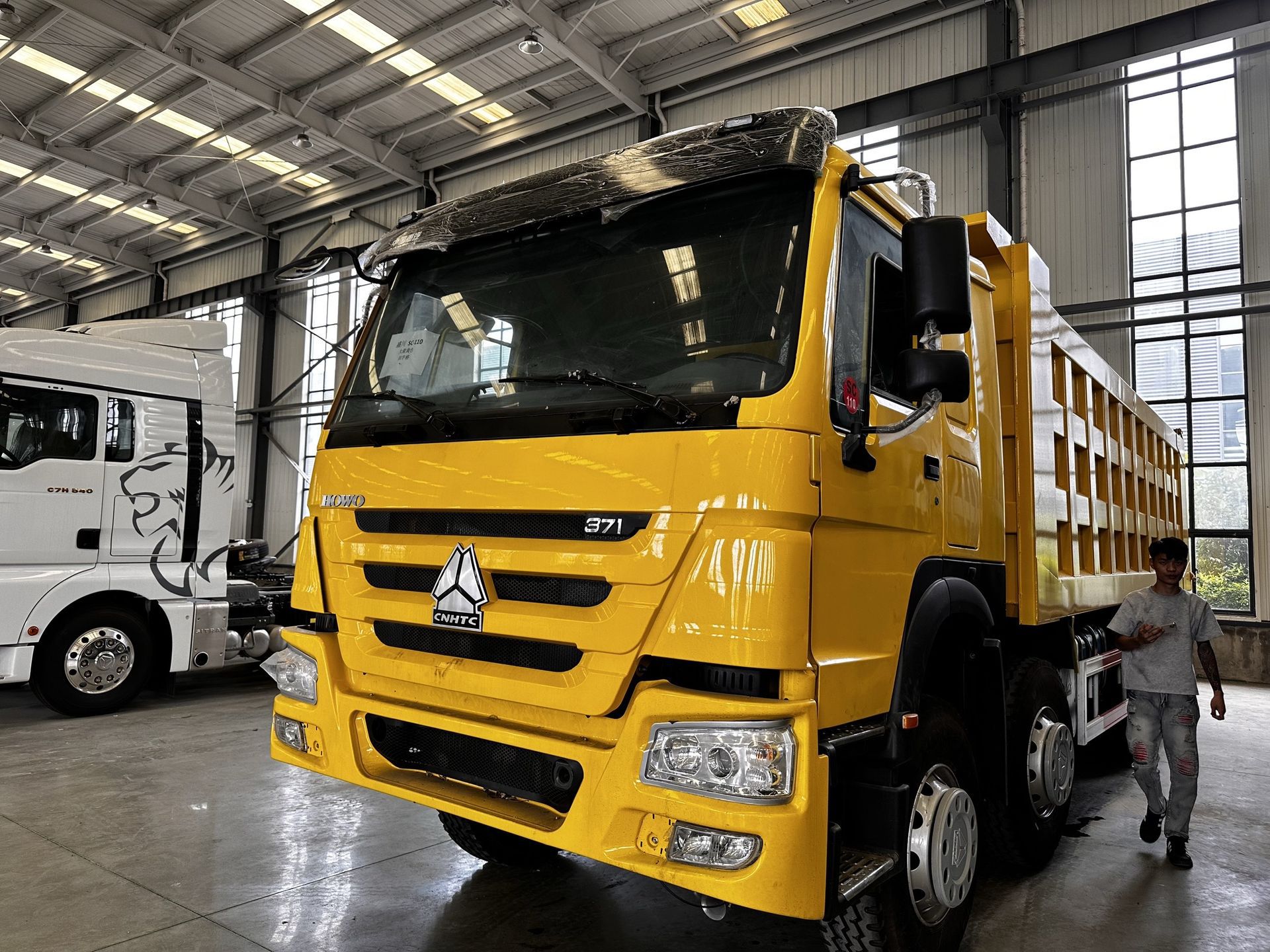 Howo 8X4 Dump Truck Euro 2 Emission Dump Truck, Factory Direct Supply, Second-Hand Refurbished, Euro 2 Emission Certification