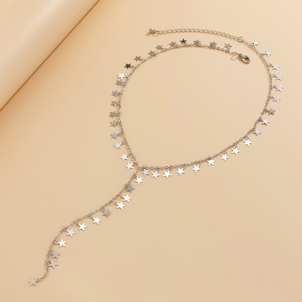 Accessoires polyvalents, longue chaîne de pull à pompon en forme d'étoile en forme de Y, collier en métal simple et élégant_voghion.com