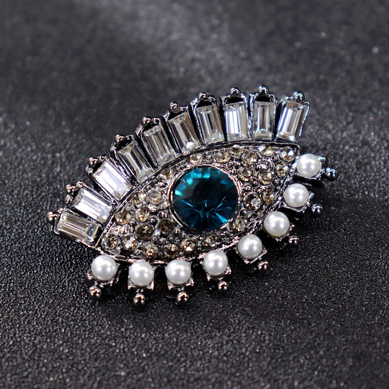 Retro Letter Moon Flower Alloy Inlay Artificial Gemstones Women's Brooches display picture 6