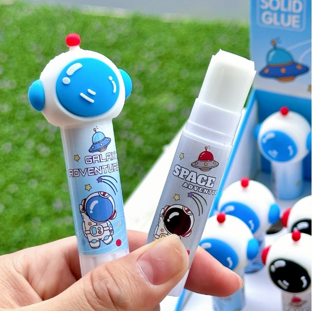 Nuevo astronauta pegamento sólido forma creativa barra de pegamento sólido de alta viscosidad y secado rápido para estudiantes de escuela primaria barra de pegamento hecha a mano de bricolaje