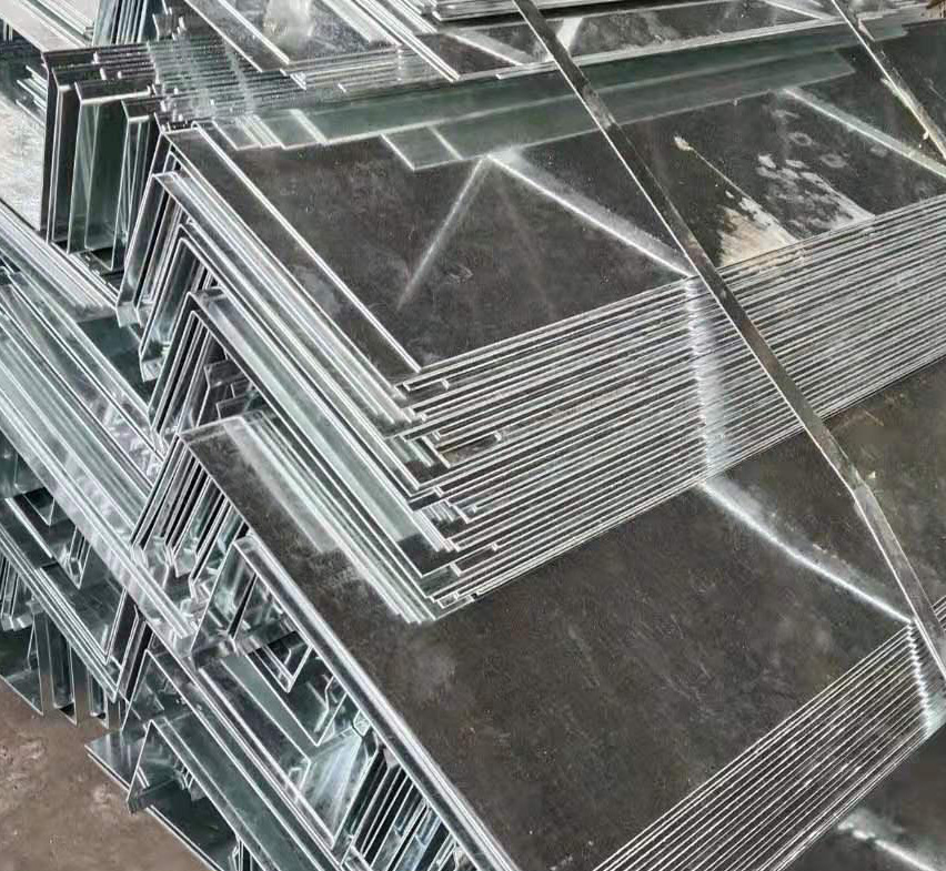 现货供应镀锌板高强度防腐镀锌楼层板可对外剪板折弯加工等业务