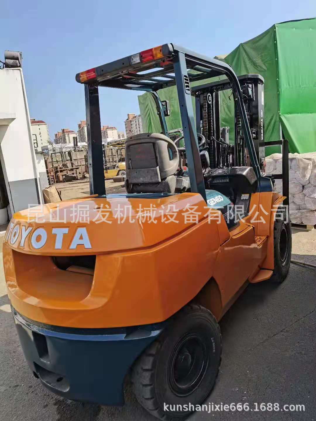 二手叉车1.5吨 1.8吨 3吨 5吨 丰田内燃叉车供应