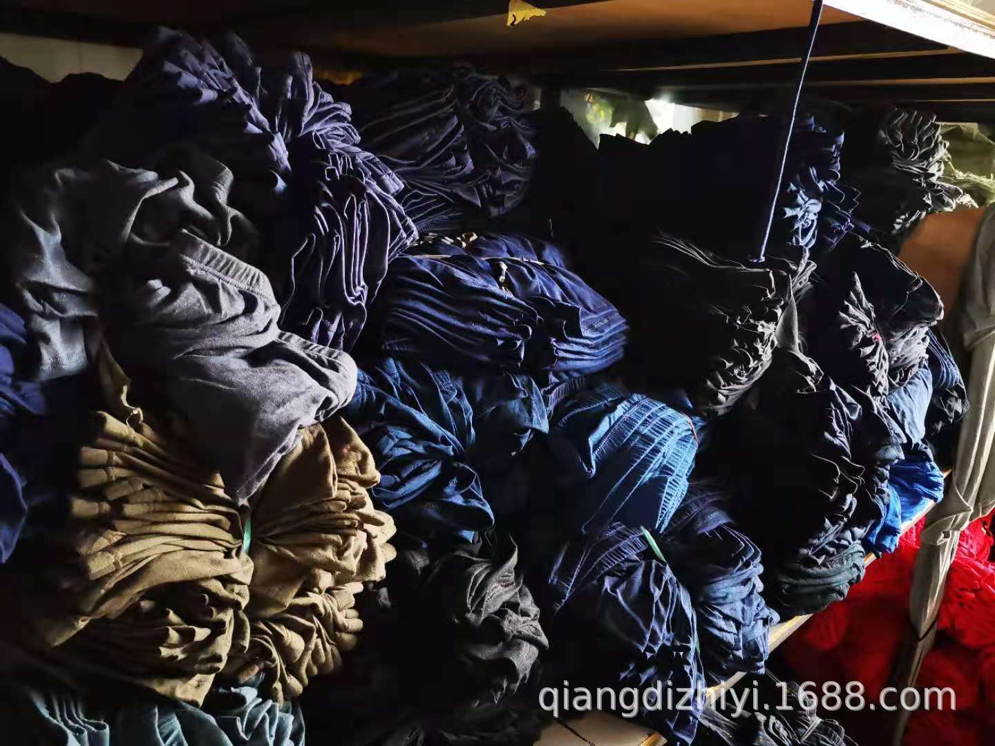 Fuente fabricante de algodón color sólido calzoncillos bóxer para hombres, transpirable y absorbente de sudor, calzoncillos de cintura media para hombres, pantalones sueltos de gran tamaño para jóvenes