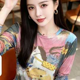 一件代发2026年夏季新款圆领小马印花气质减龄轻奢长袖T恤女