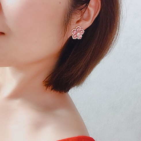 Fashionable three dimensional earrings with tassels with zircon