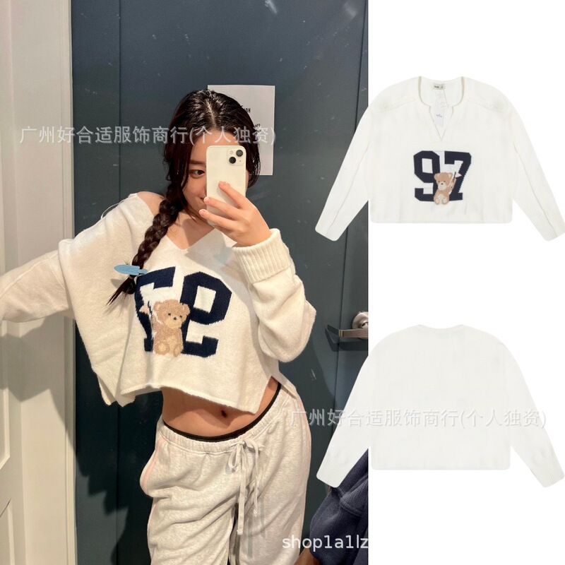 Hollister Jacquard Digital Bear Short Knitted Sweater Fabric Is Soft and Waxy, Loose and Casual Fit