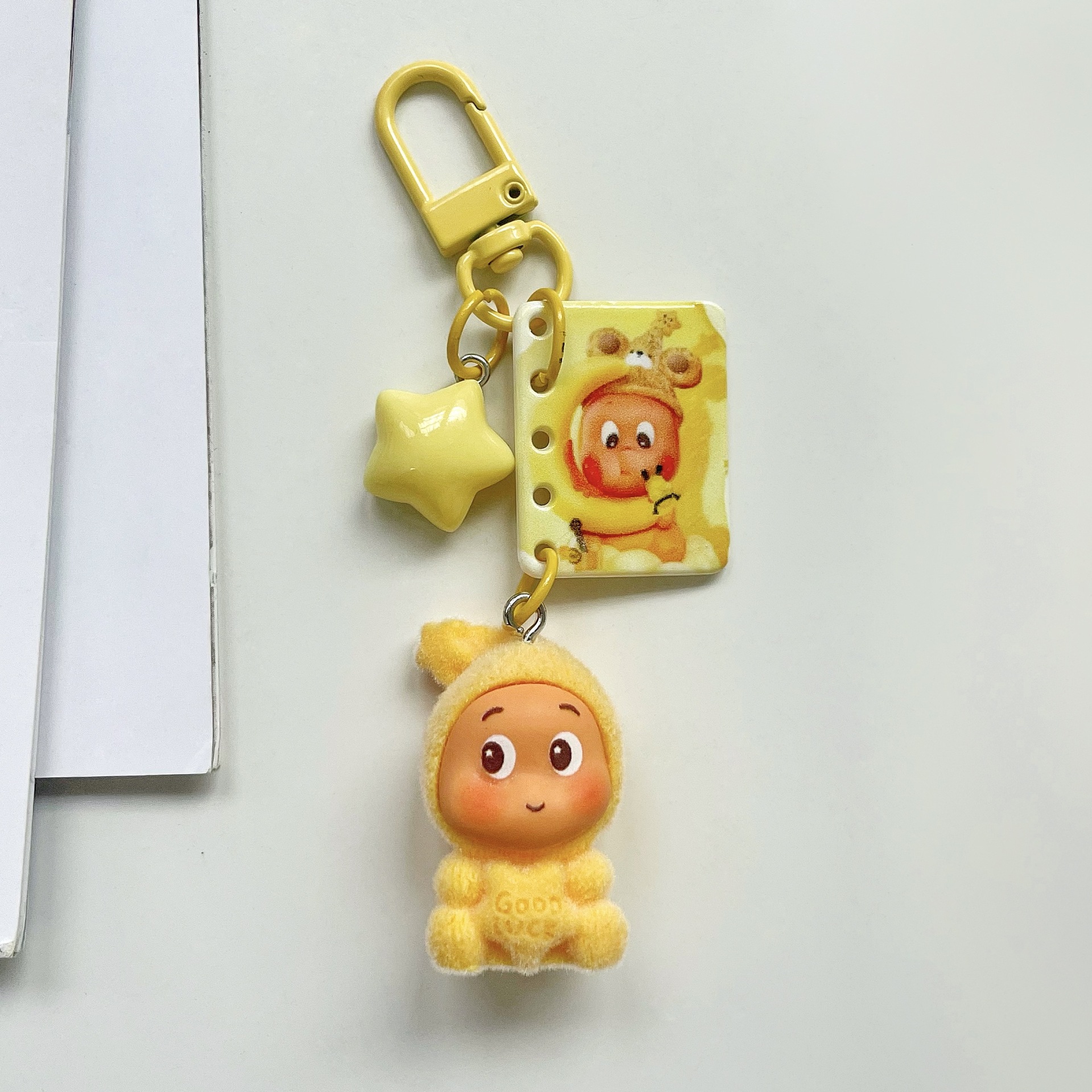 Accesorios de llavero de dibujos animados flocado de estrellas DIY colgante de resina muñeca decorativa colgante de mochila