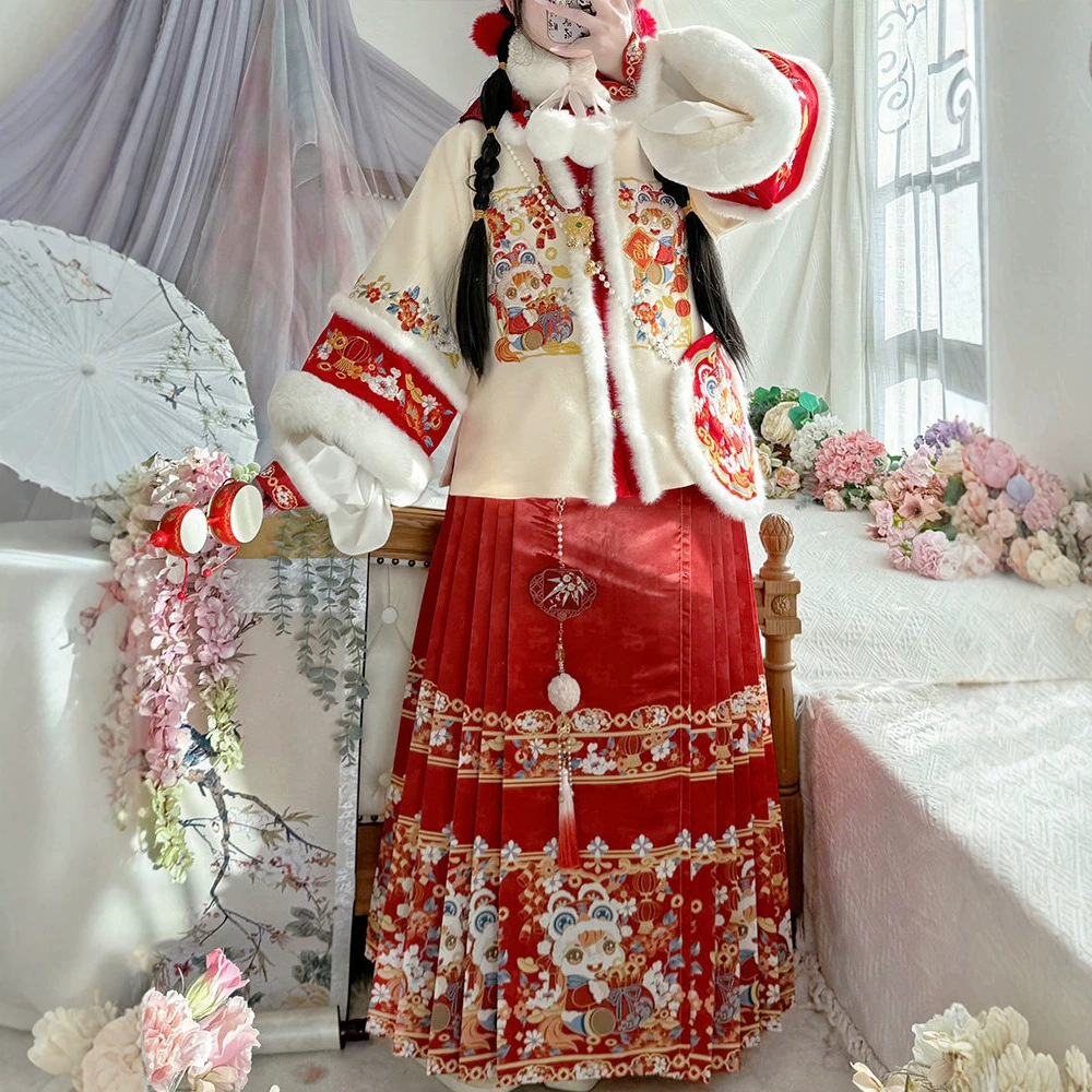 汉虞葵_跃马迎春 原创明制汉服女2025新款冬季加厚上袄马面裙古装
