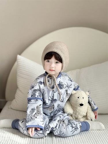 The second batch of winter constant temperature sleeping bags, baby anti-kicking quilts, children's split-leg sleeping bags, baby pajamas, loosely adjustable length