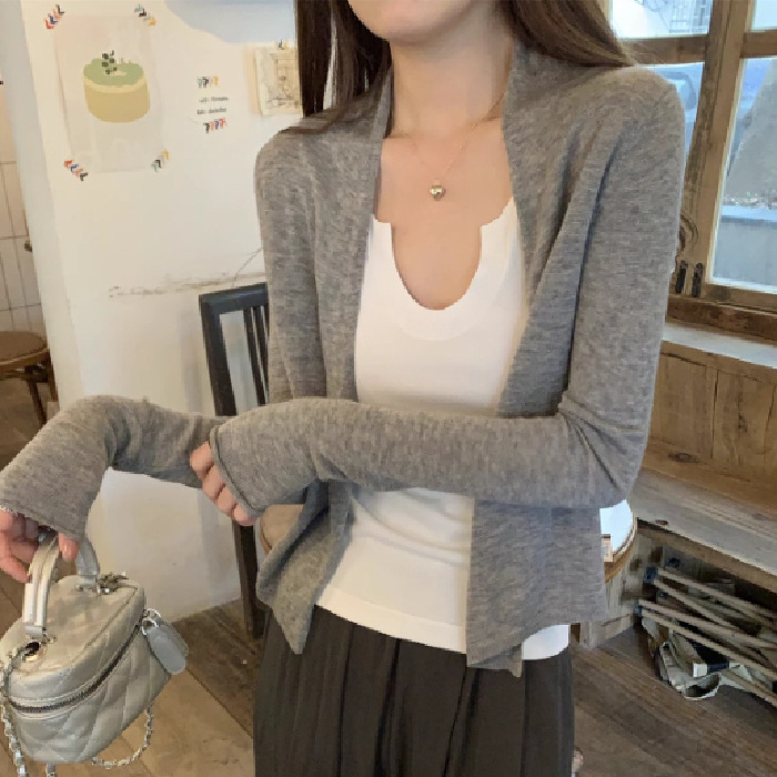 회색